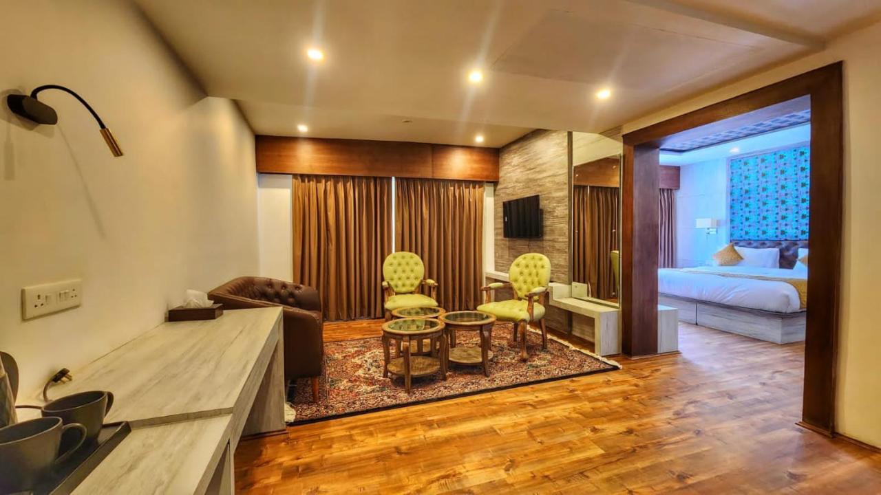 The Walnut Creek Pahalgam Hotel Exterior photo