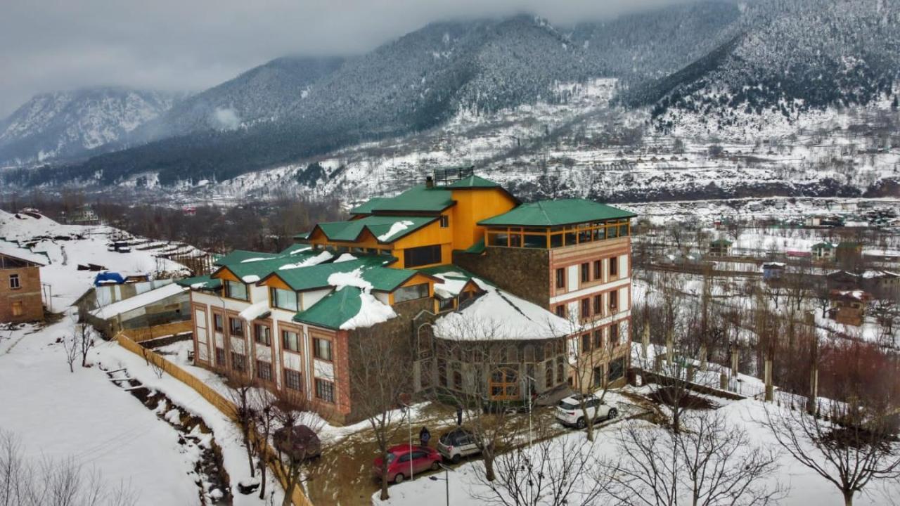The Walnut Creek Pahalgam Hotel Exterior photo