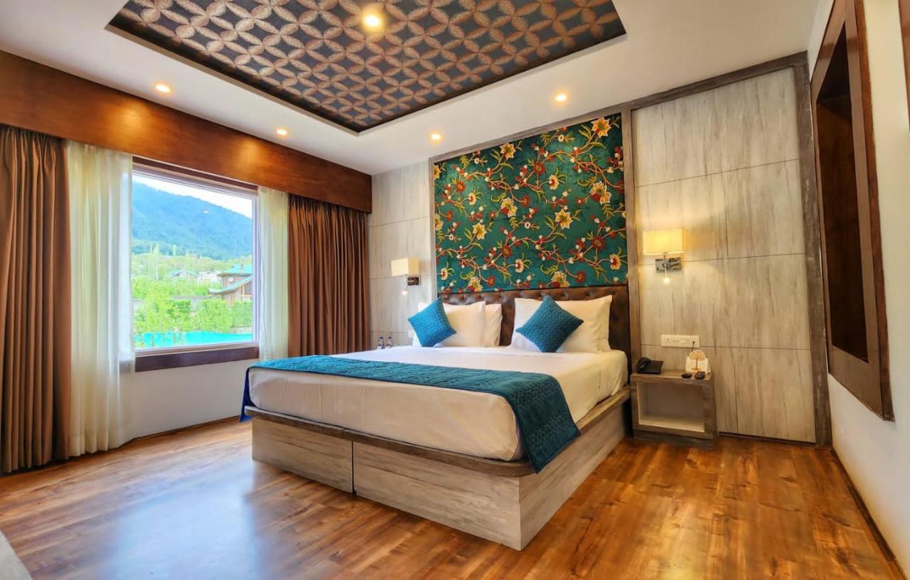 The Walnut Creek Pahalgam Hotel Exterior photo