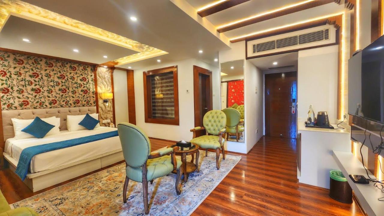 The Walnut Creek Pahalgam Hotel Exterior photo
