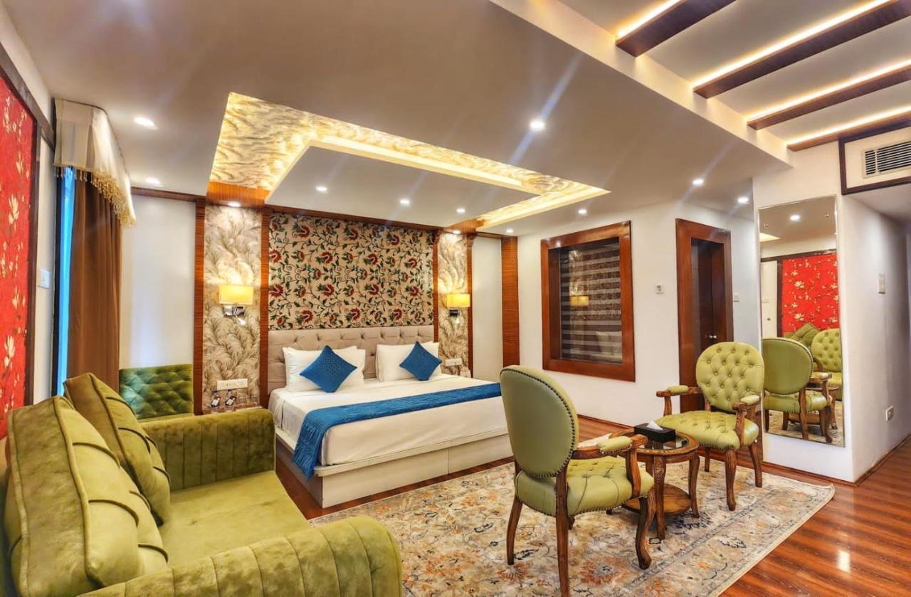 The Walnut Creek Pahalgam Hotel Exterior photo